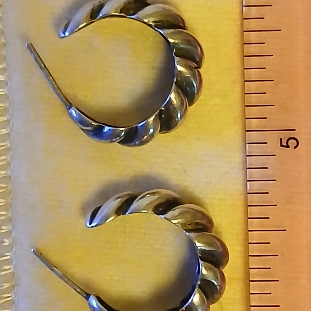 Retired James Avery Fluted Loop Ear Posts - image 7